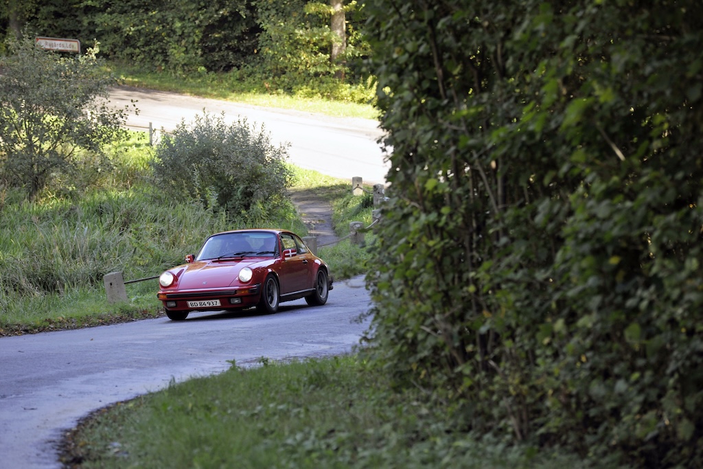 Leif og Kent Poulsen var bedste af alle i deres 50 år gamle Porsche 911, vandt Expert-klassen, hvor de også blev danske mestre.
(Foto: Morten Alstrup)